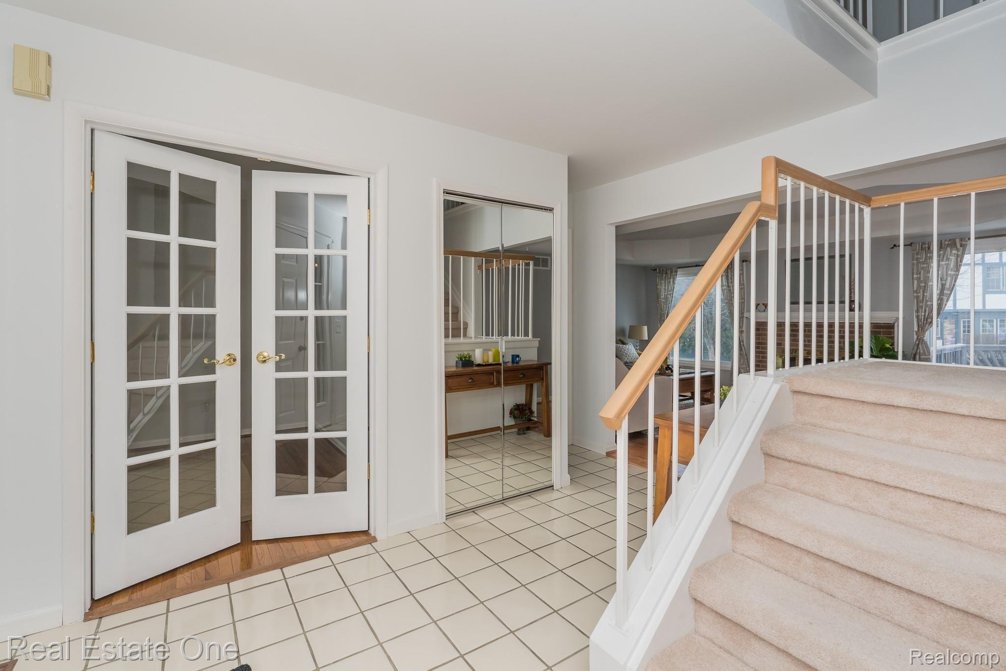 3151 Primrose Drive Rochester, MI 48307 - Photo 6 of 48 3151 Primrose MLS-W006.jpg