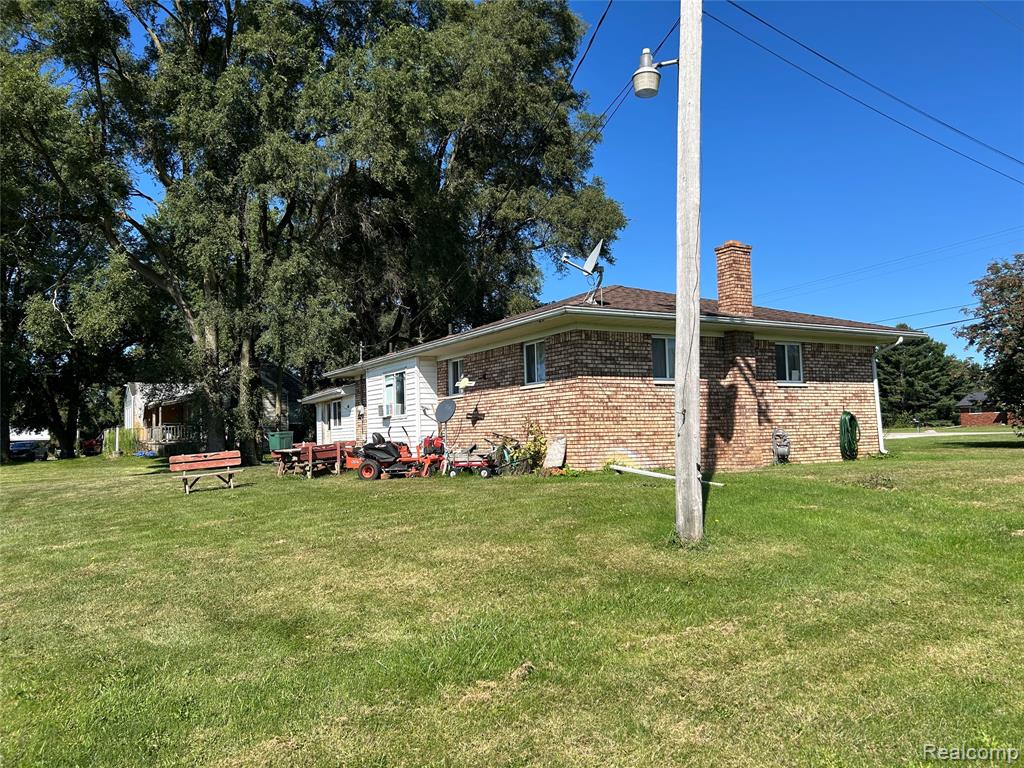 16401 Almont Road Allenton, MI 48002 - Photo 3 of 18