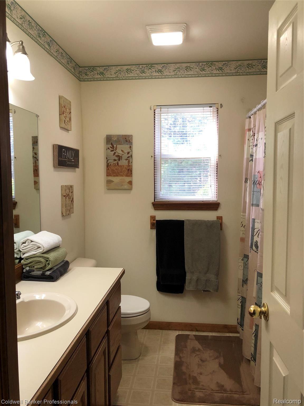 72 Barnes Lake Road North Branch, MI 48461 - Photo 19 of 40 Master Bathroom