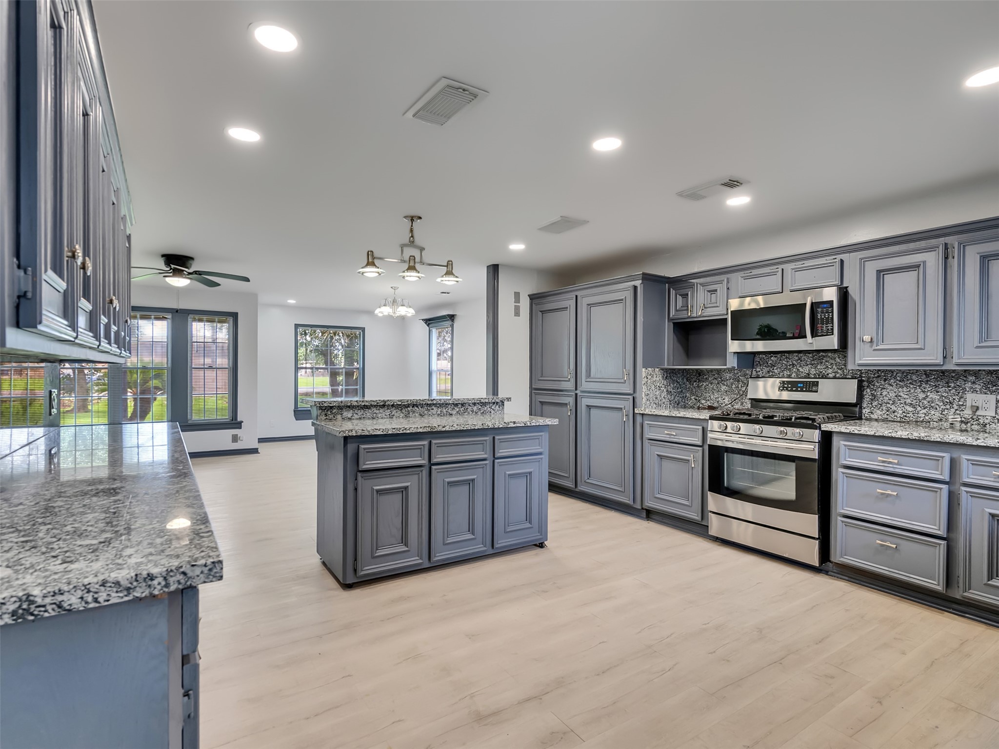 2000 Bob Smith Road Baytown, TX 77521 - Photo 8 of 40