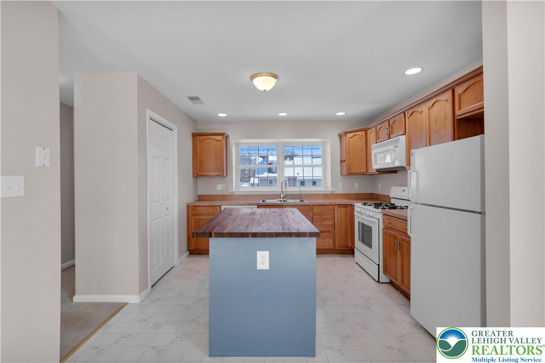 1507 High Street Bethlehem, PA 18018 - Photo 7 of 38