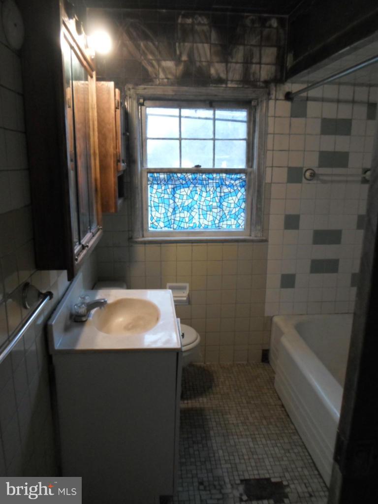 4000 Buckman Road Alexandria, VA 22309 - Photo 12 of 17 Bath