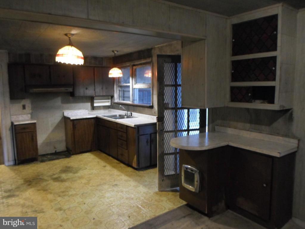 4000 Buckman Road Alexandria, VA 22309 - Photo 5 of 17 Kitchen