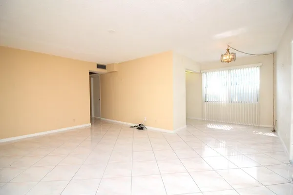 $140,000 | 434 Fanshaw K, Boca Raton, FL 33434