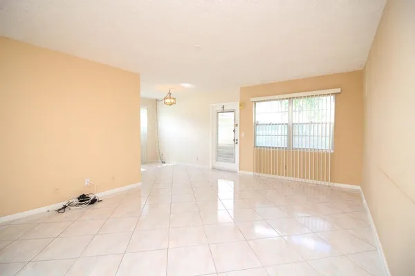 $140,000 | 434 Fanshaw K, Boca Raton, FL 33434