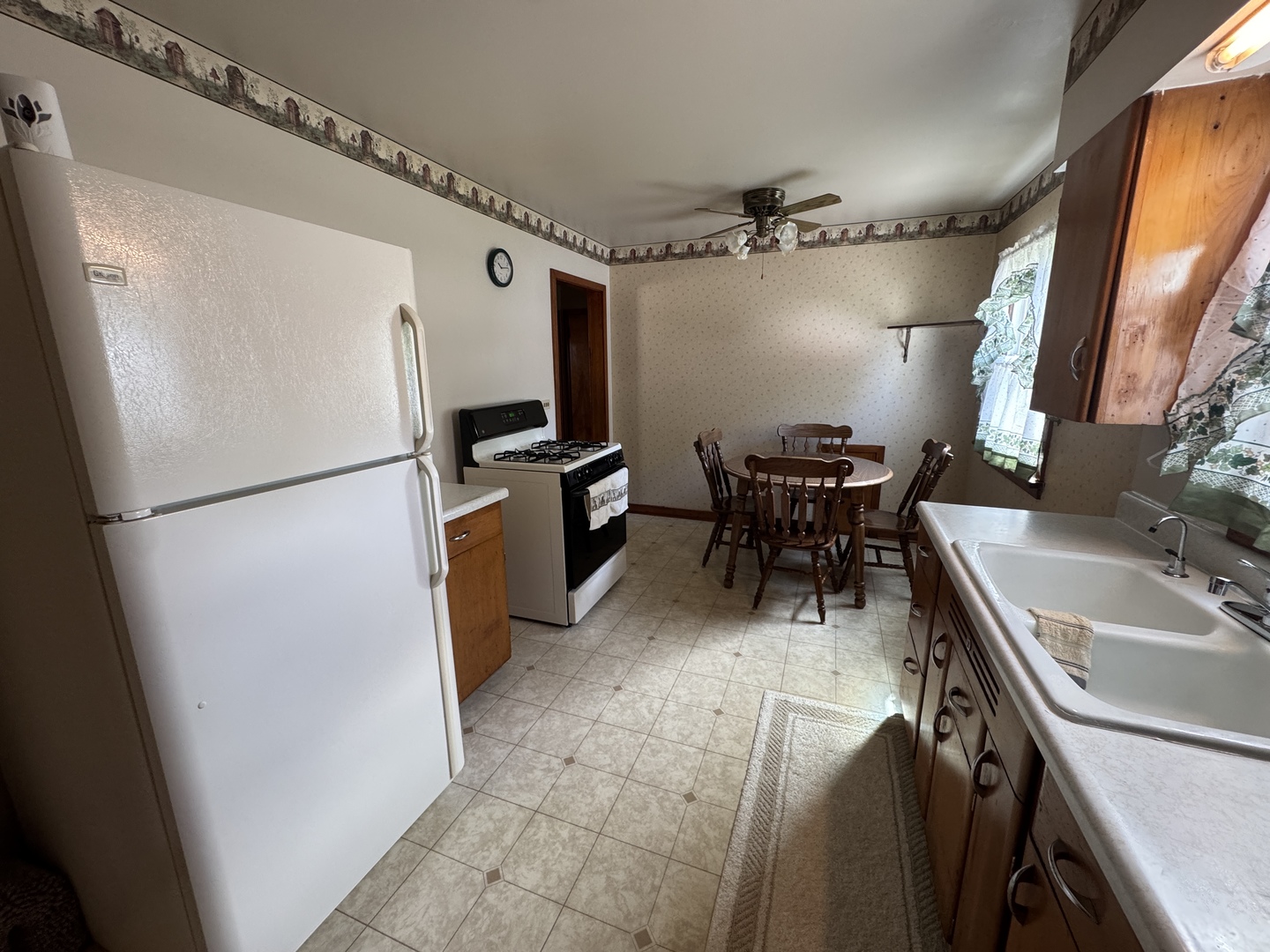 101 7th Street Mendota, IL 61342 - Photo 7 of 16