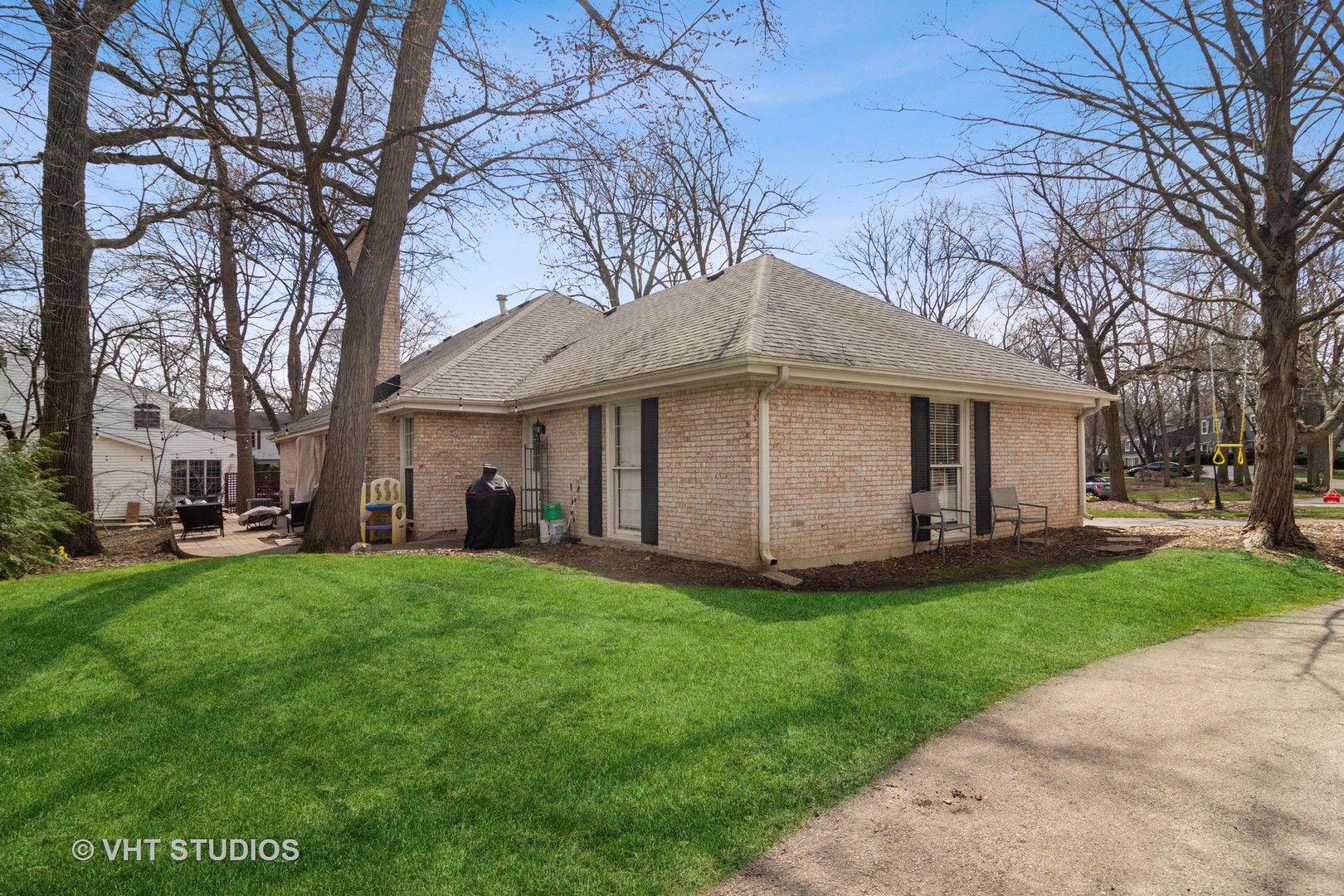 1 Applejack Road Rolling Meadows, IL 60008 - Photo 21 of 22 a view of a yard in front of a house