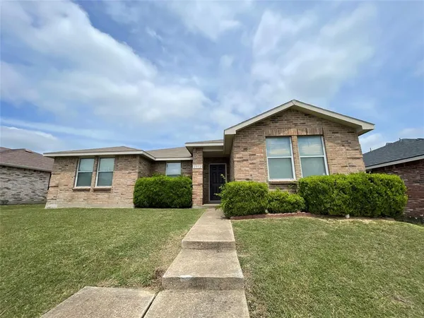 $2,099 | 2912 Crimson Clover Drive, Lancaster, TX 75134