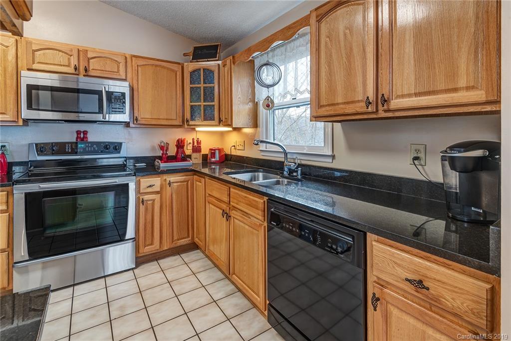 19 Pine Ridge Trail Arden, NC 28704 - Photo 13 of 36 Gallery Image 13
