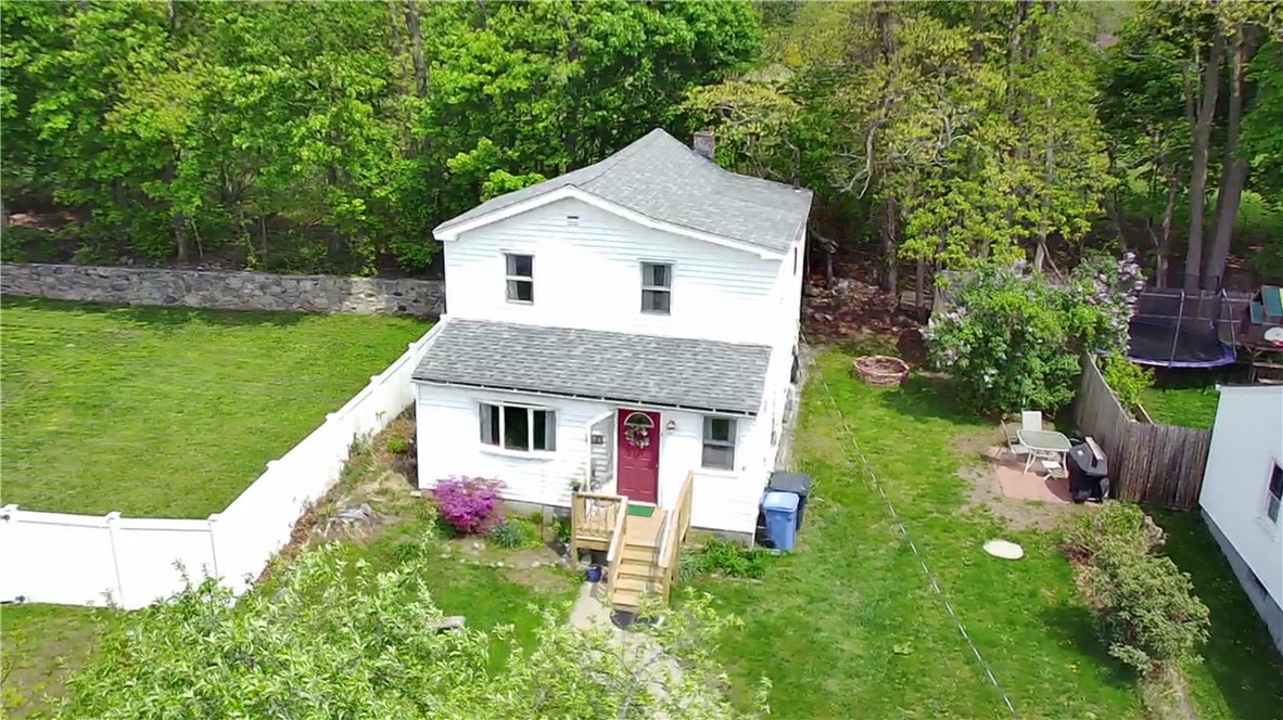 159 Iroquois Road Cumberland, RI 02864 - Photo 5 of 22