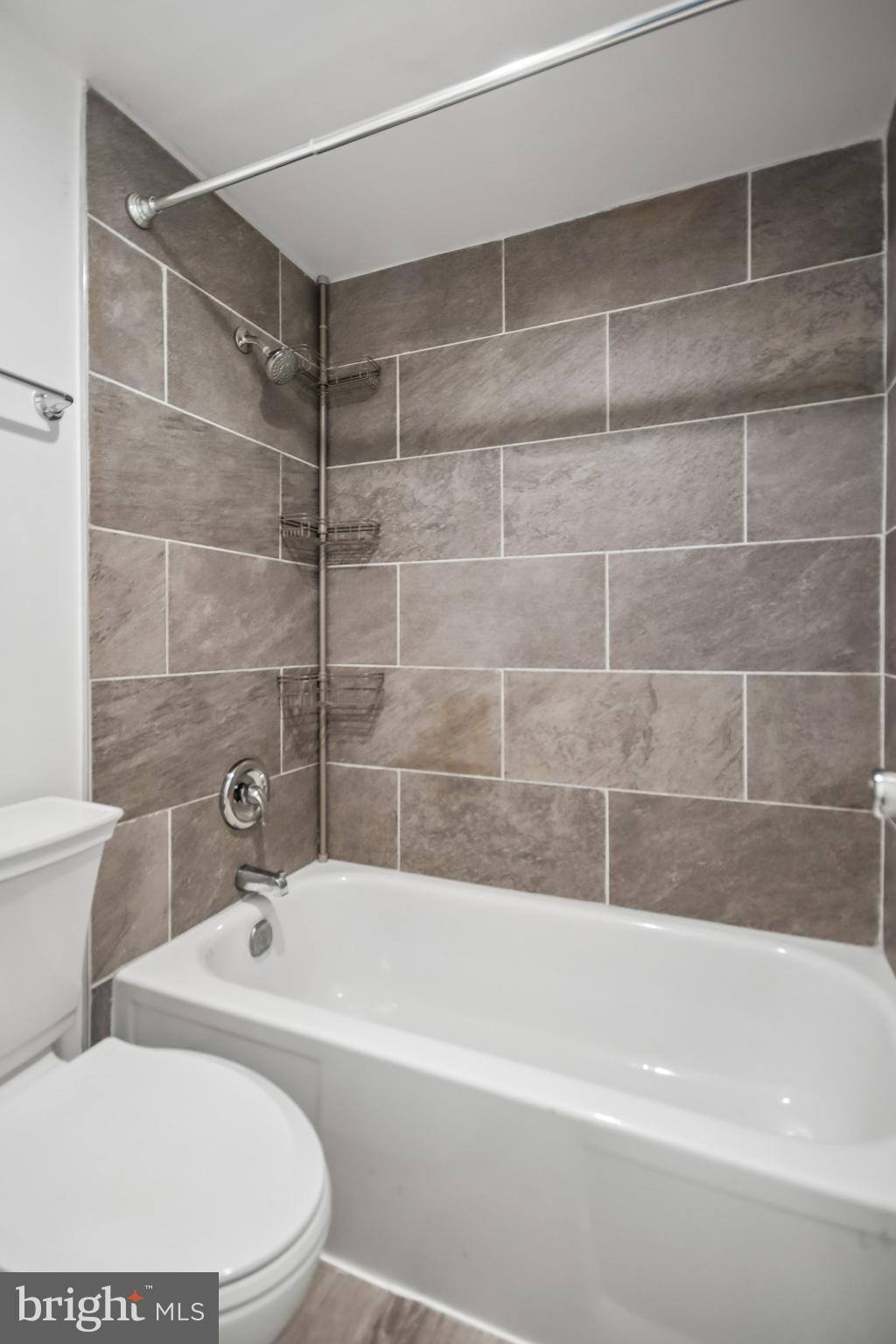 5911 Edsall Road, Unit 309 Alexandria, VA 22304 - Photo 5 of 25