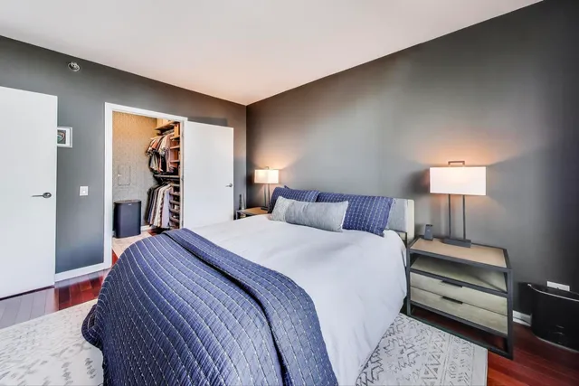 $360,000 | 501 North Clinton Street, Unit 1707, Chicago, IL 60654