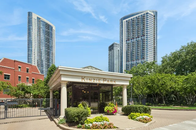 $360,000 | 501 North Clinton Street, Unit 1707, Chicago, IL 60654