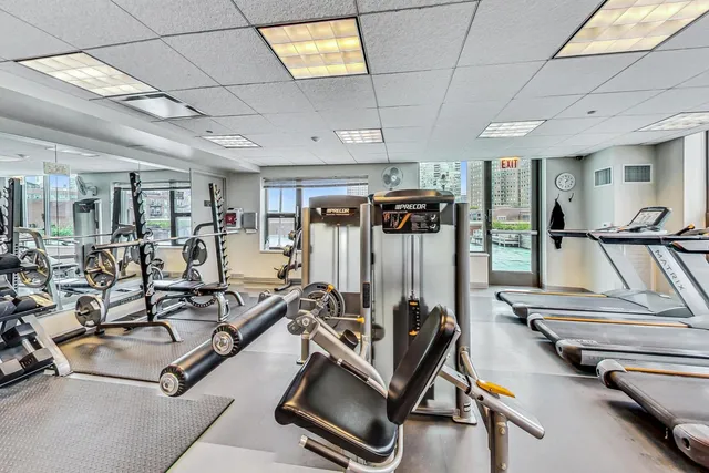 $360,000 | 501 North Clinton Street, Unit 1707, Chicago, IL 60654