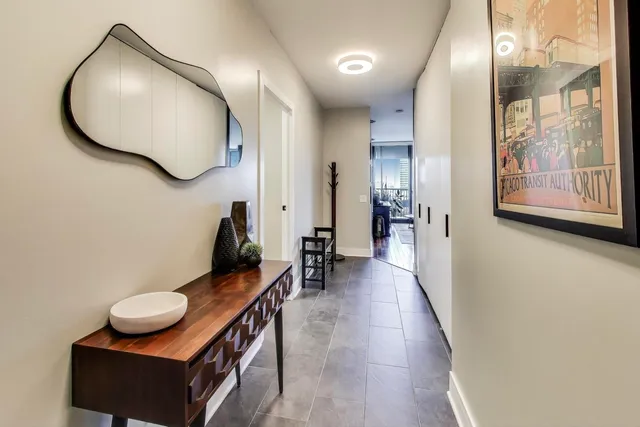 $360,000 | 501 North Clinton Street, Unit 1707, Chicago, IL 60654