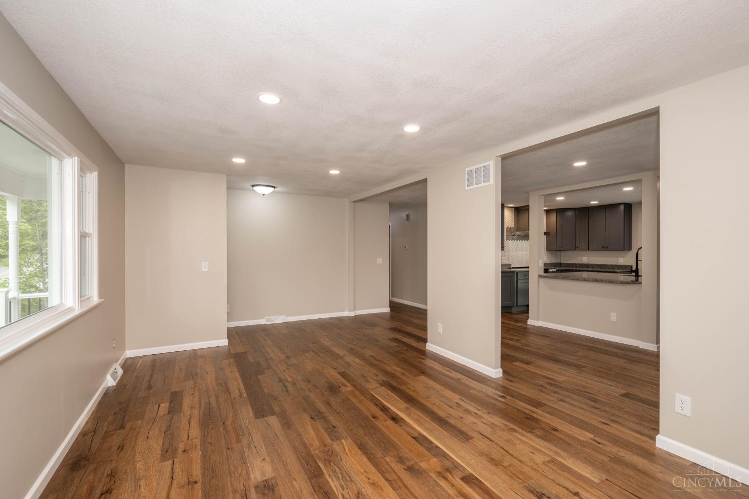 9024 Zoellner Road Cincinnati, OH 45251 - Photo 8 of 47 Gallery Image 8