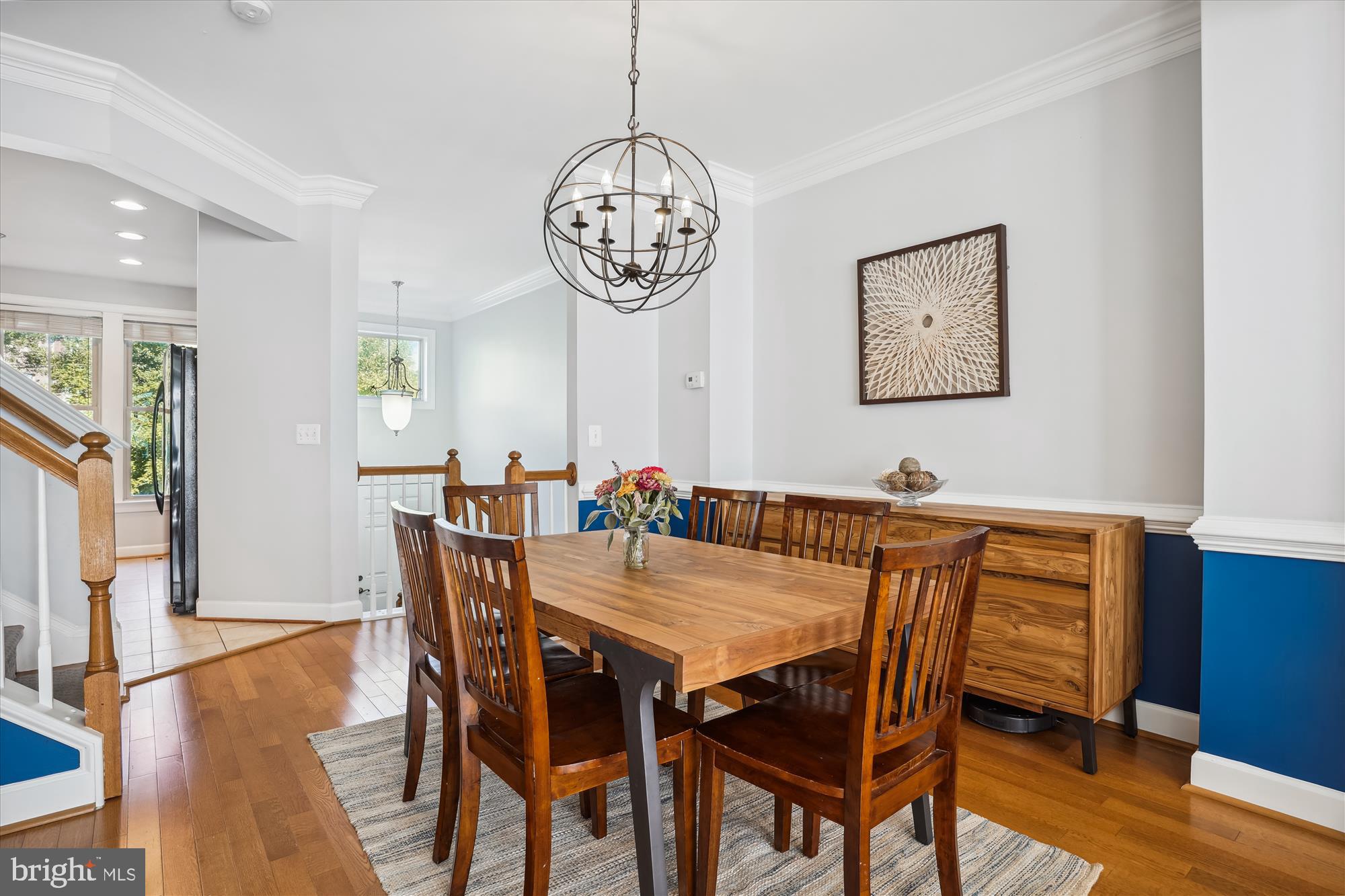 3306 Kemper Road Arlington, VA 22206 - Photo 10 of 50 Crown molding & chair rail detailing