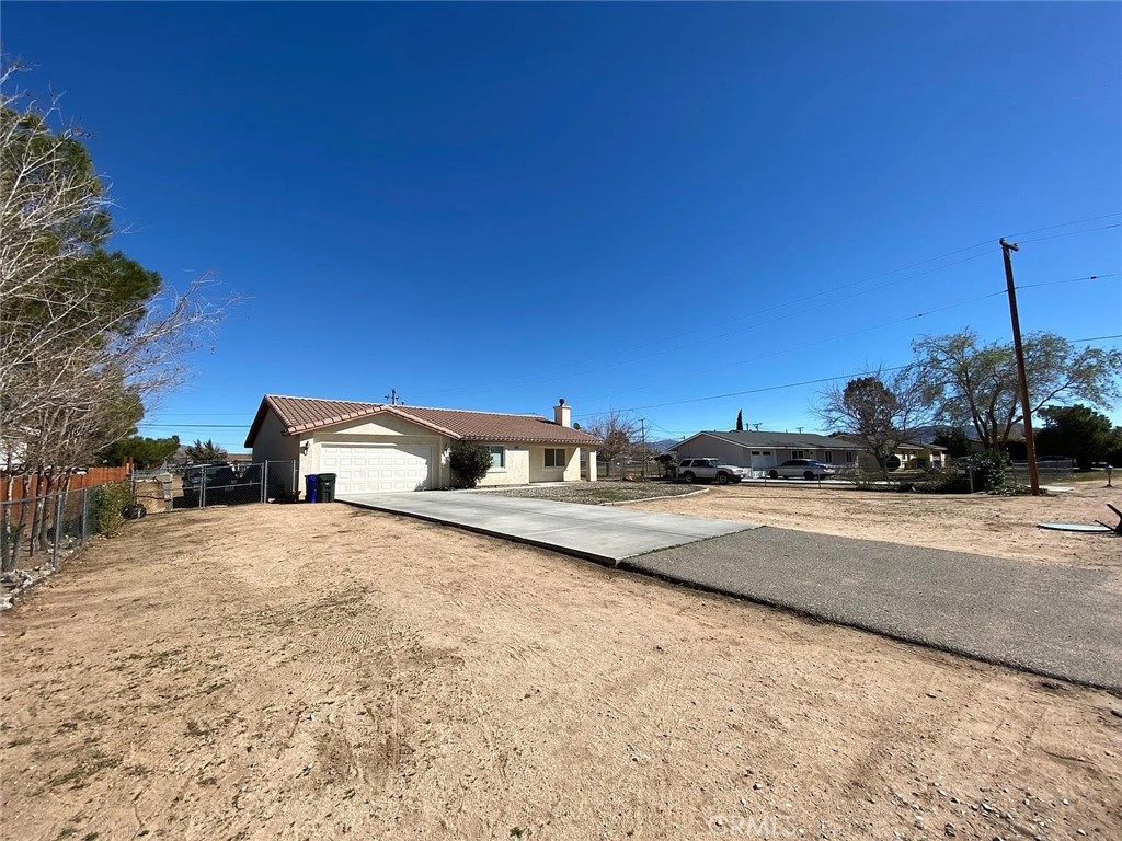 12861 Tamiani Road Apple Valley, CA 92308 - Photo 2 of 2