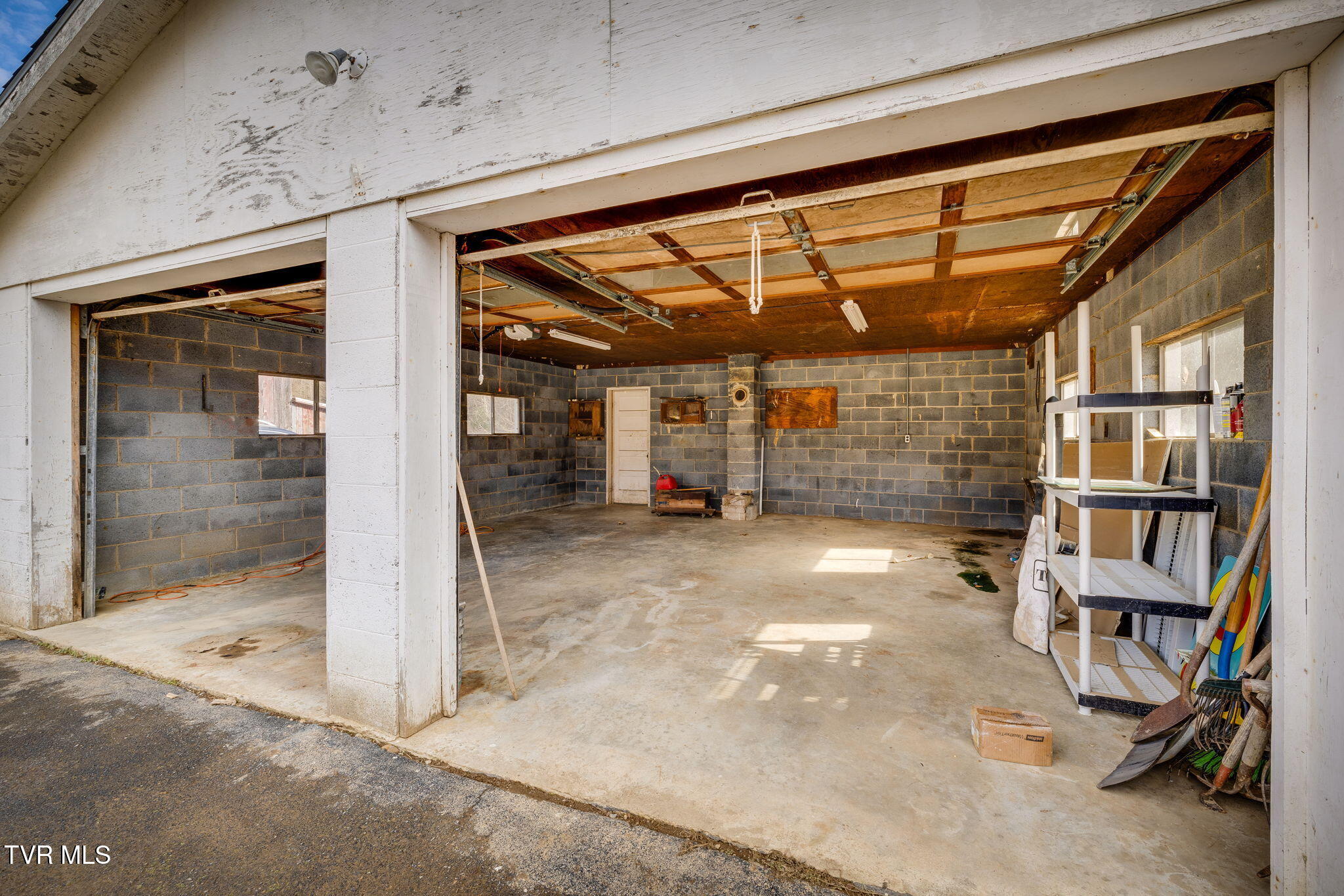 2915 Temple Hill Road Erwin, TN 37650 - Photo 25 of 36 025