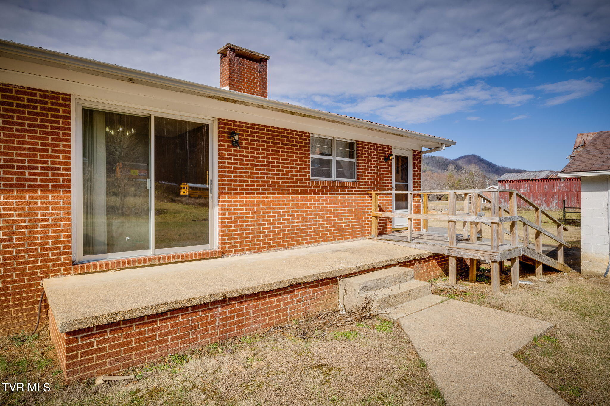 2915 Temple Hill Road Erwin, TN 37650 - Photo 28 of 36 028