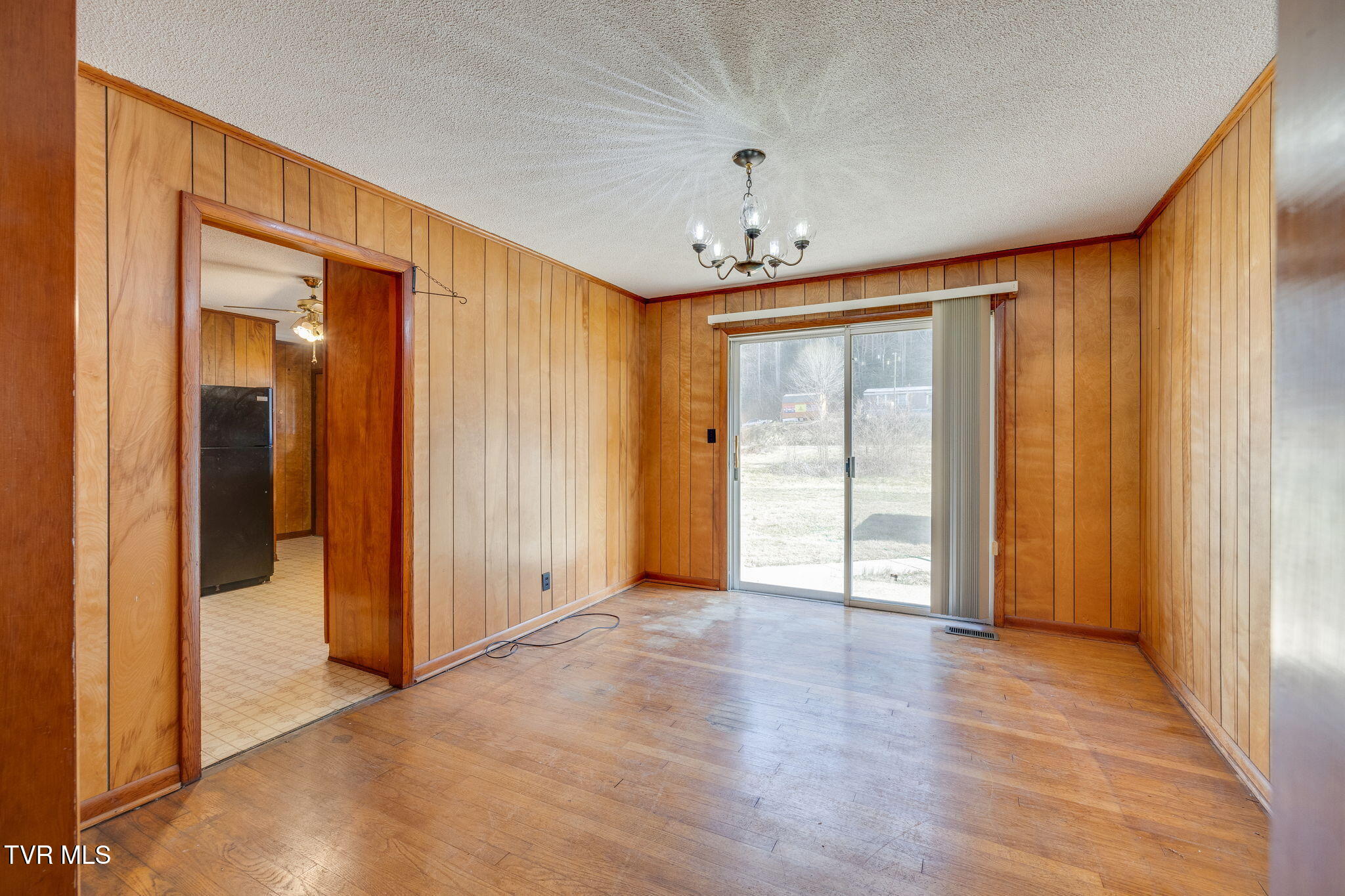 2915 Temple Hill Road Erwin, TN 37650 - Photo 9 of 36 009