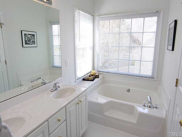 1608 Cheshire Bridge Road Durham, NC 27712 - Photo 7 of 12 Large Master Bath, Separate Tub/Shower