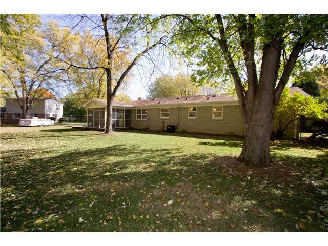 6086 Manning Road Indianapolis, IN 46228 - Photo 16 of 20 Gallery Image 16