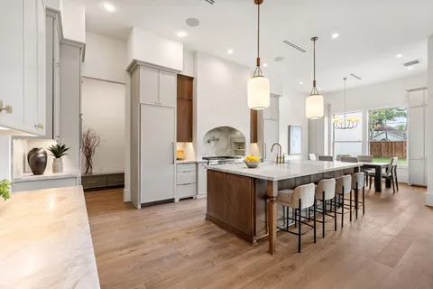 $2,050,000 | 1719 Candlelight Lane, Houston, TX 77018