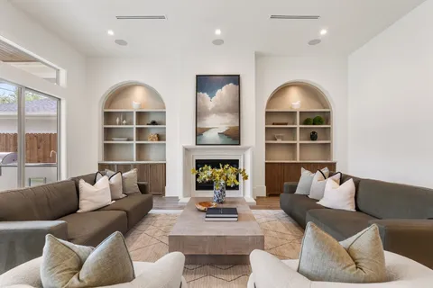 $2,050,000 | 1719 Candlelight Lane, Houston, TX 77018