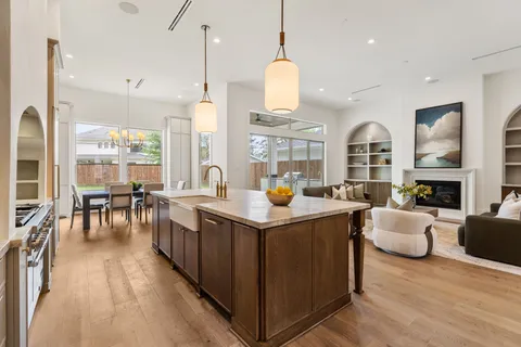 $2,050,000 | 1719 Candlelight Lane, Houston, TX 77018