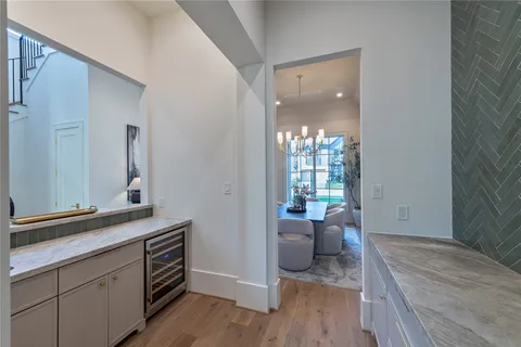 $2,050,000 | 1719 Candlelight Lane, Houston, TX 77018