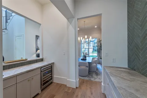 $2,050,000 | 1719 Candlelight Lane, Houston, TX 77018