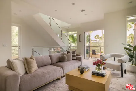$2,850,000 | 12821 North Seaglass Circle, Playa Vista, CA 90094