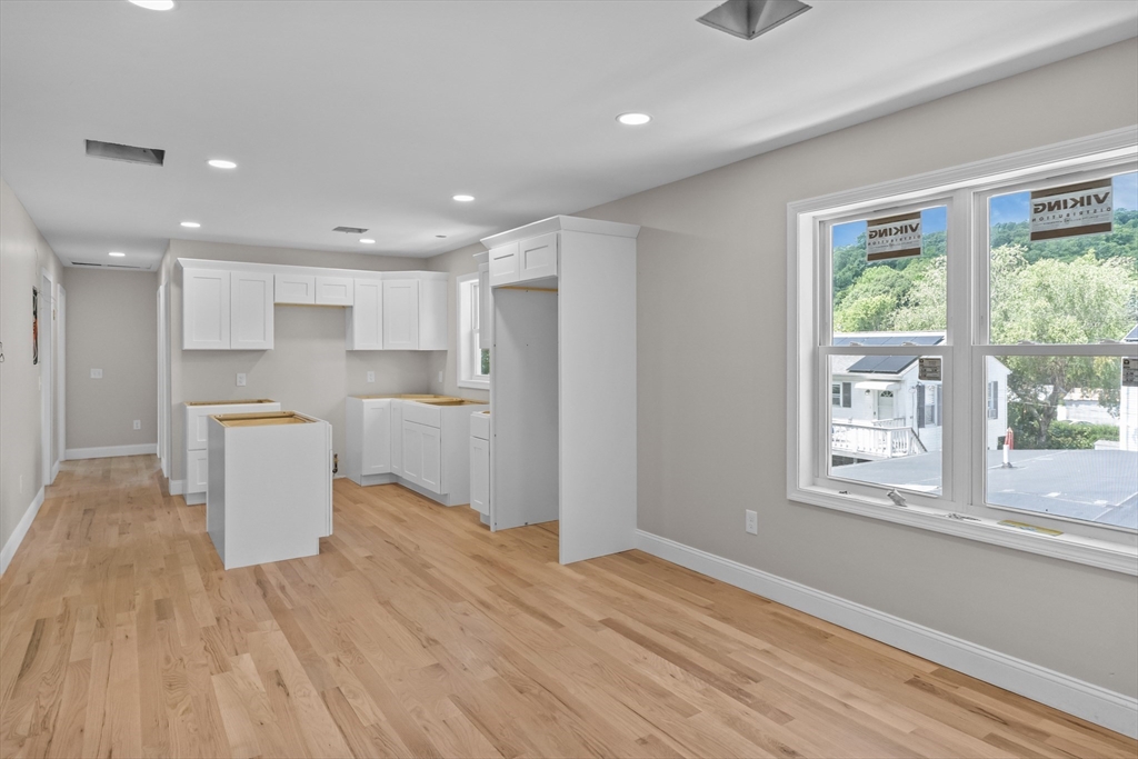 37 Murray Street Providence, RI 02909 - Photo 4 of 35