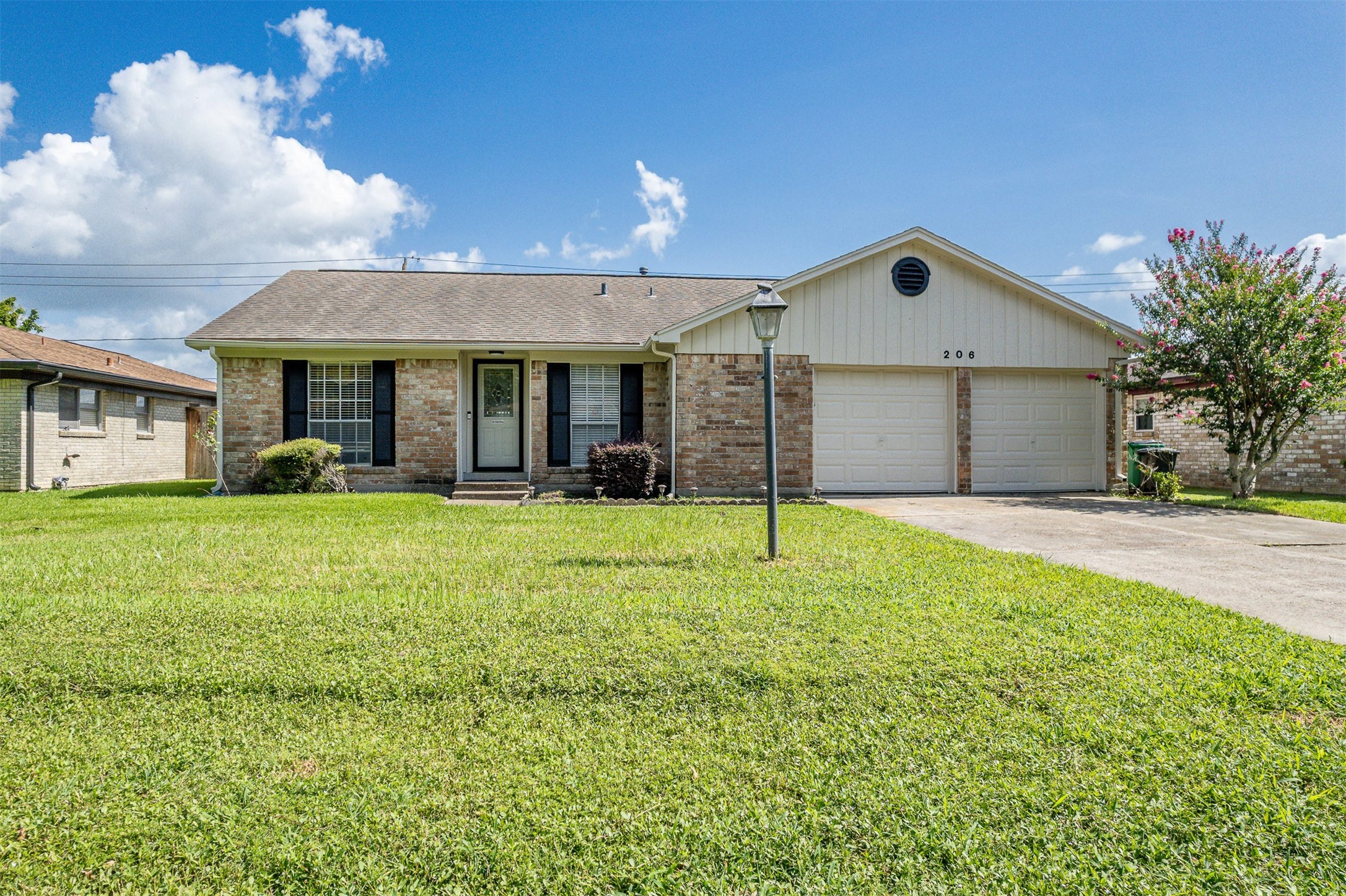 206 Kelly Lane Baytown, TX 77521 - Photo 1 of 38 Welcome to your new home!