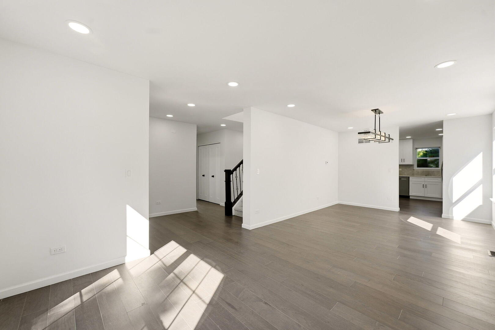 1818 Pebblestone Drive Romeoville, IL 60446 - Photo 4 of 22 Gallery Image 4