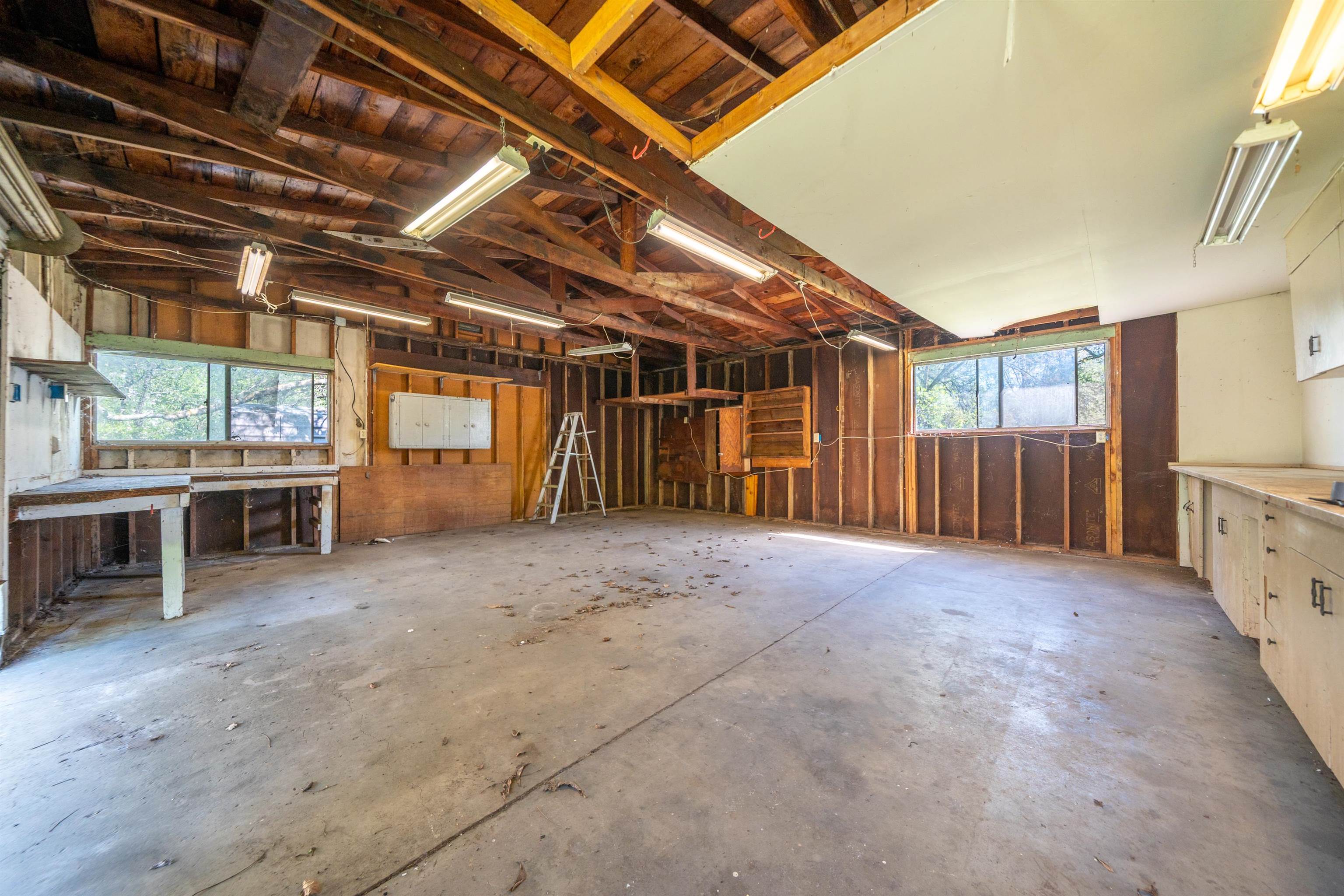 3081 Henderson Road Redding, CA 96002 - Photo 30 of 38