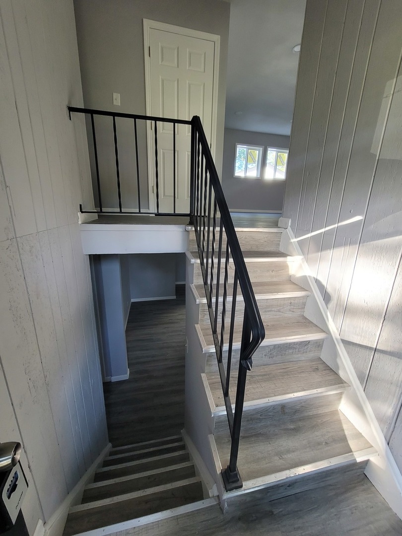 133 Kingston Road Bolingbrook, IL 60440 - Photo 3 of 19 a view of entryway