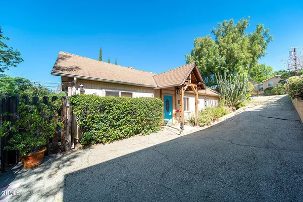 $739,000 | 8950 Oswego Street, Sunland, CA 91040