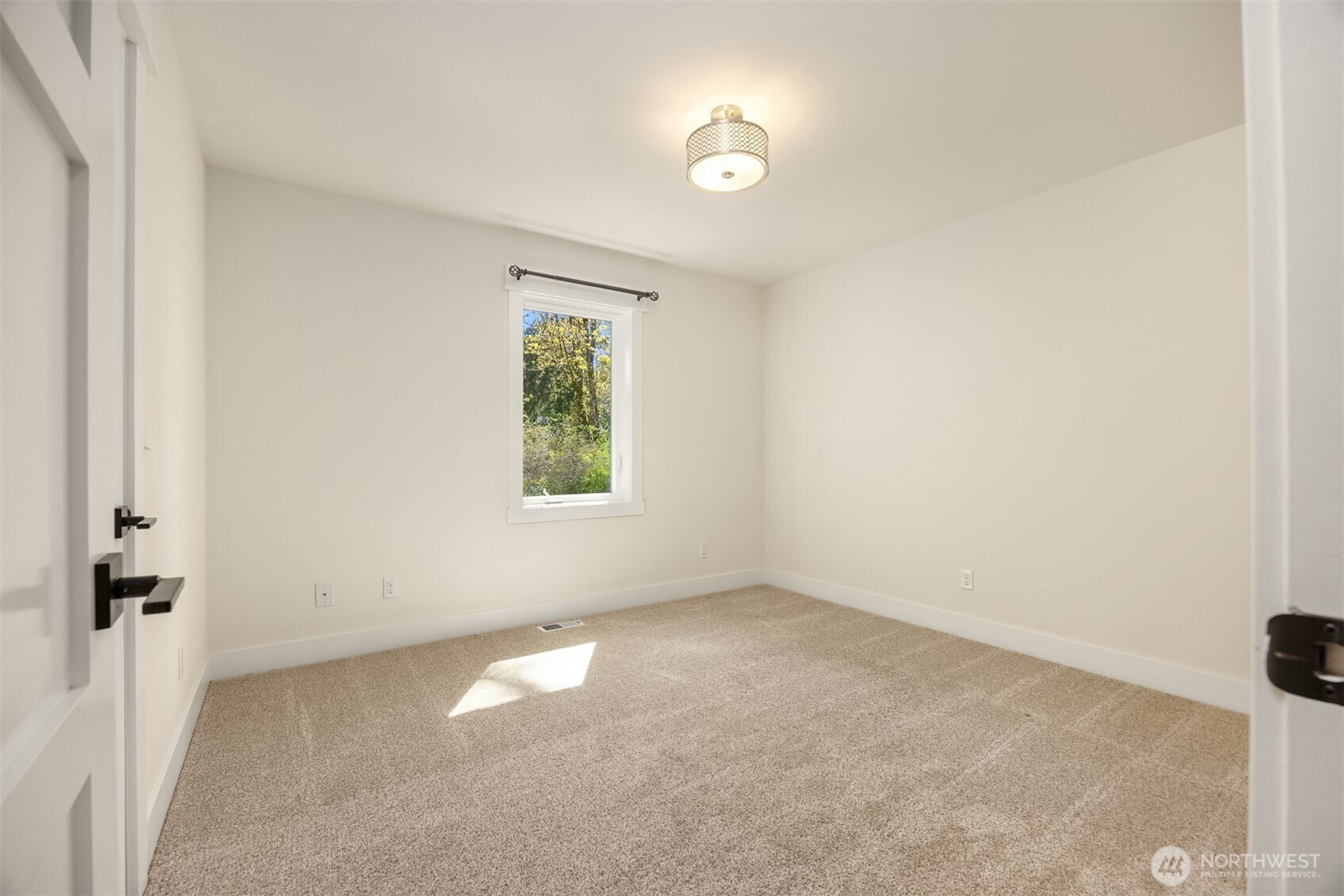 3760 Tracyton Beach Road Northwest Bremerton, WA 98310 - Photo 26 of 40 Gallery Image 26