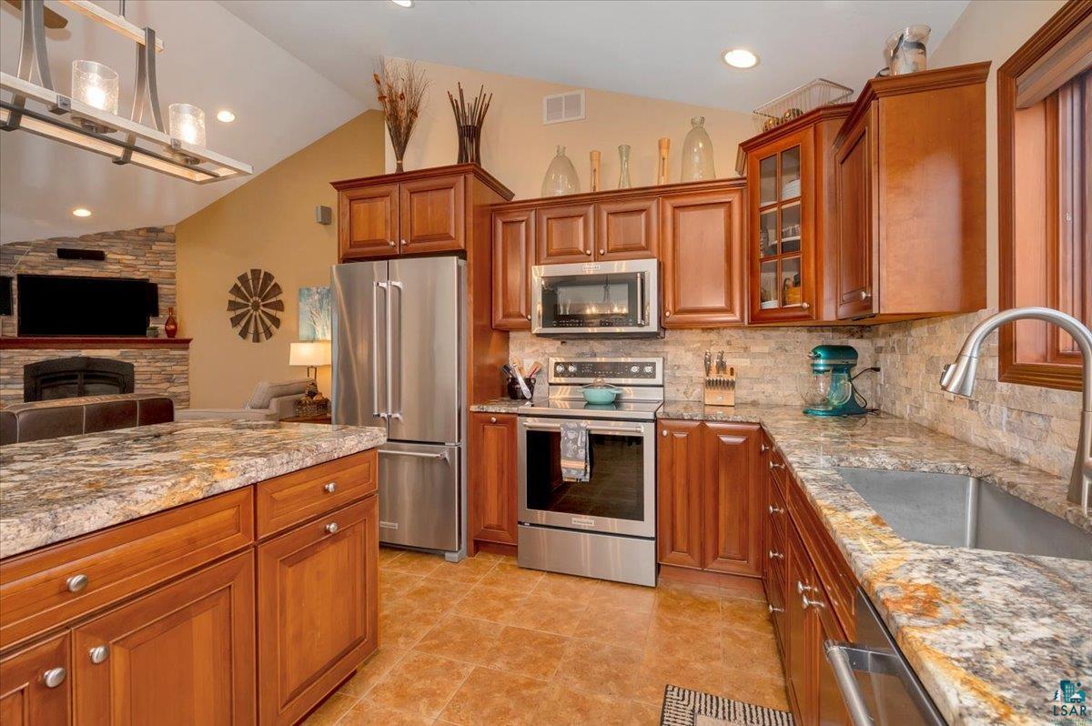 138 West Harney Road Esko, MN 55733 - Photo 5 of 50 Gallery Image 5