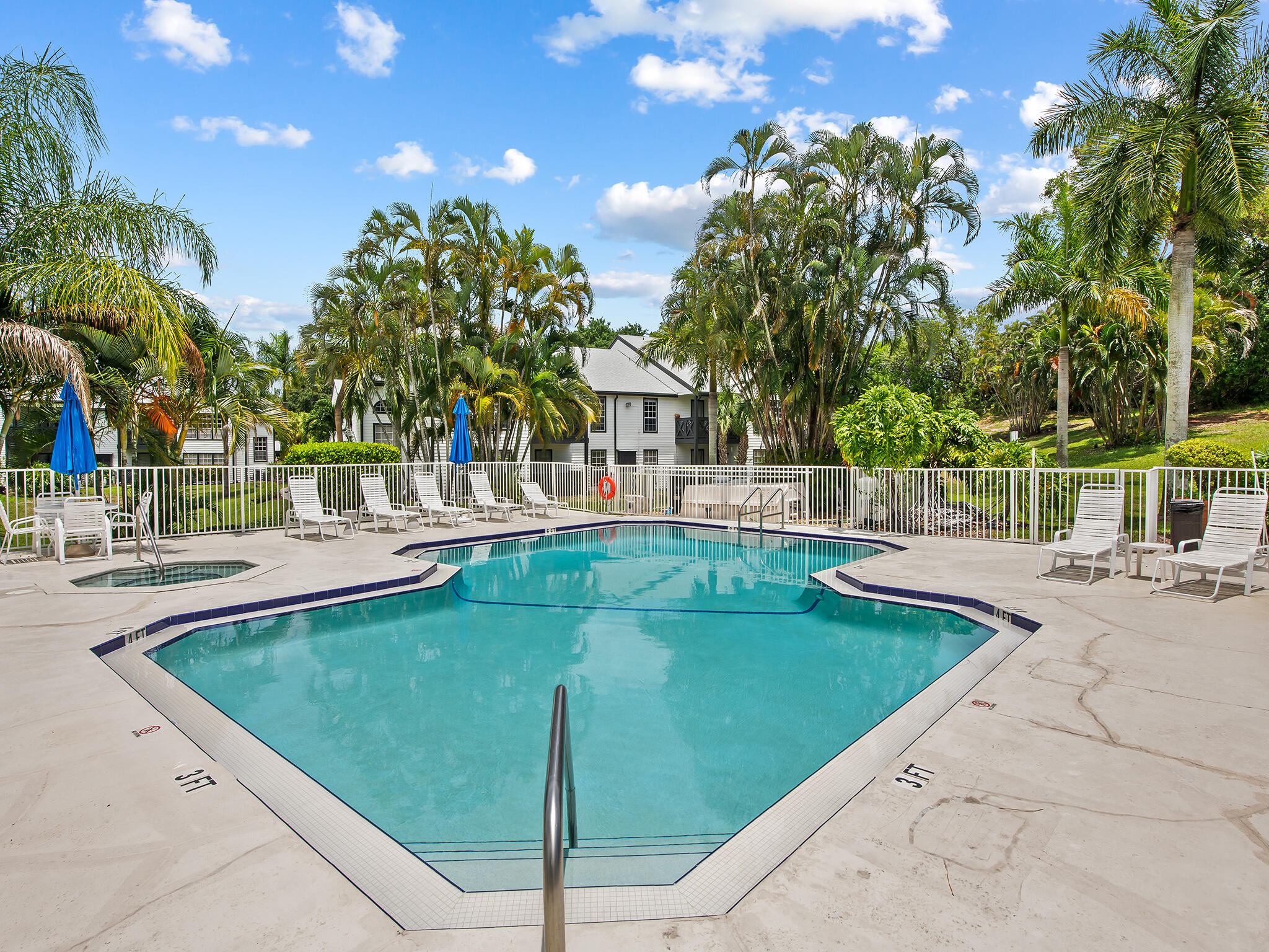 5095 Heatherhill Lane, Unit 8 Boca Raton, FL 33486 - Photo 22 of 32 DSC_9092