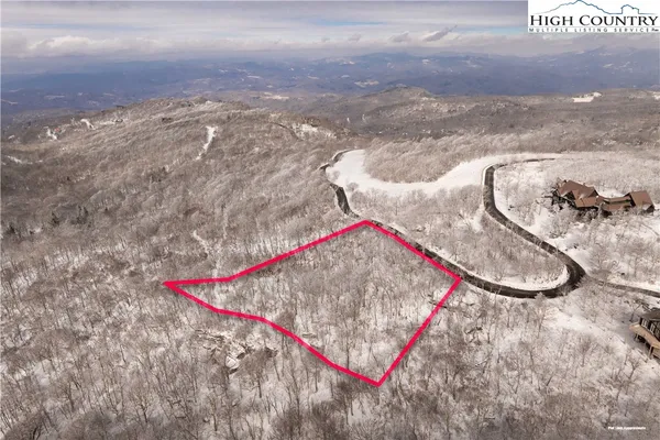 a picture of mountains