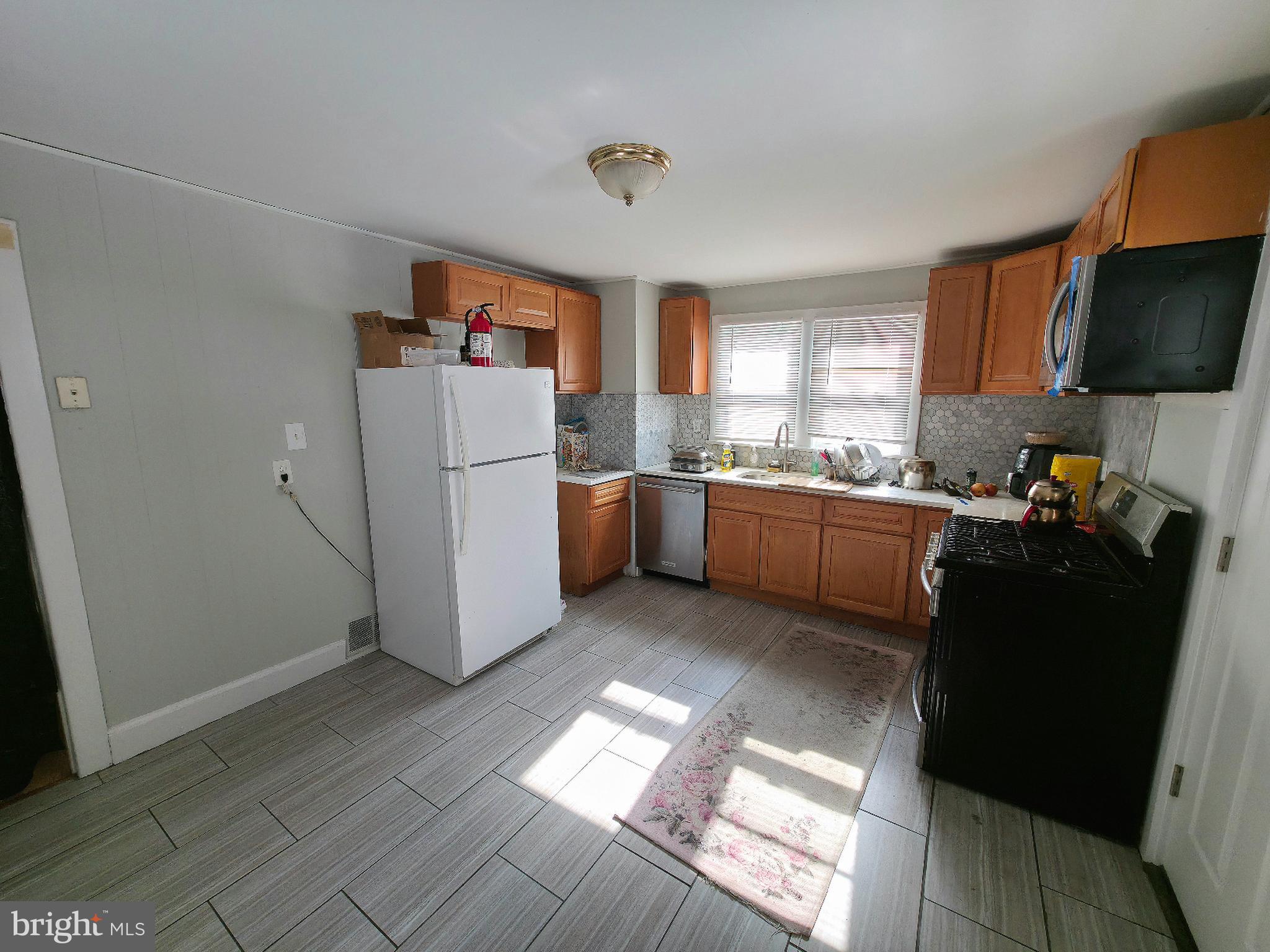 213 Laurel Street Beverly, NJ 08010 - Photo 5 of 23