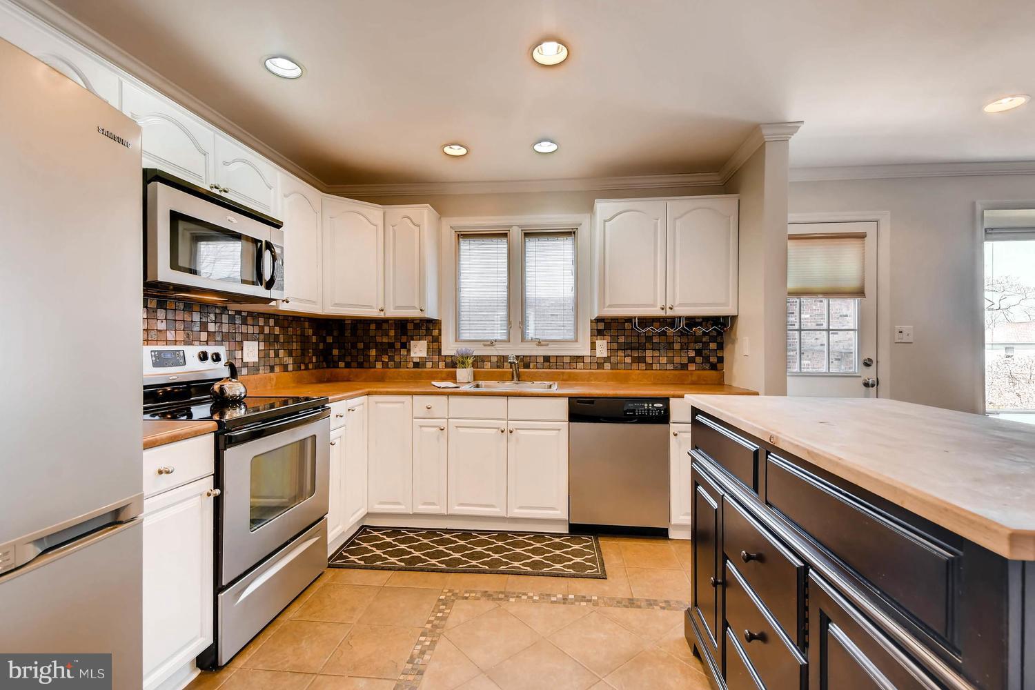 10829 Sandringham Road Cockeysville, MD 21030 - Photo 8 of 29 Kitchen