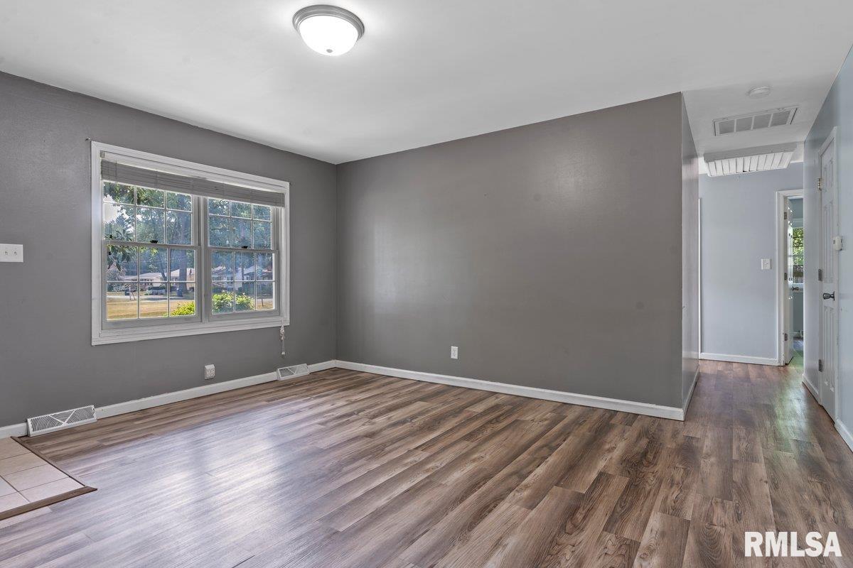 701 Diane Court Springfield, IL 62702 - Photo 15 of 33 Gallery Image 15