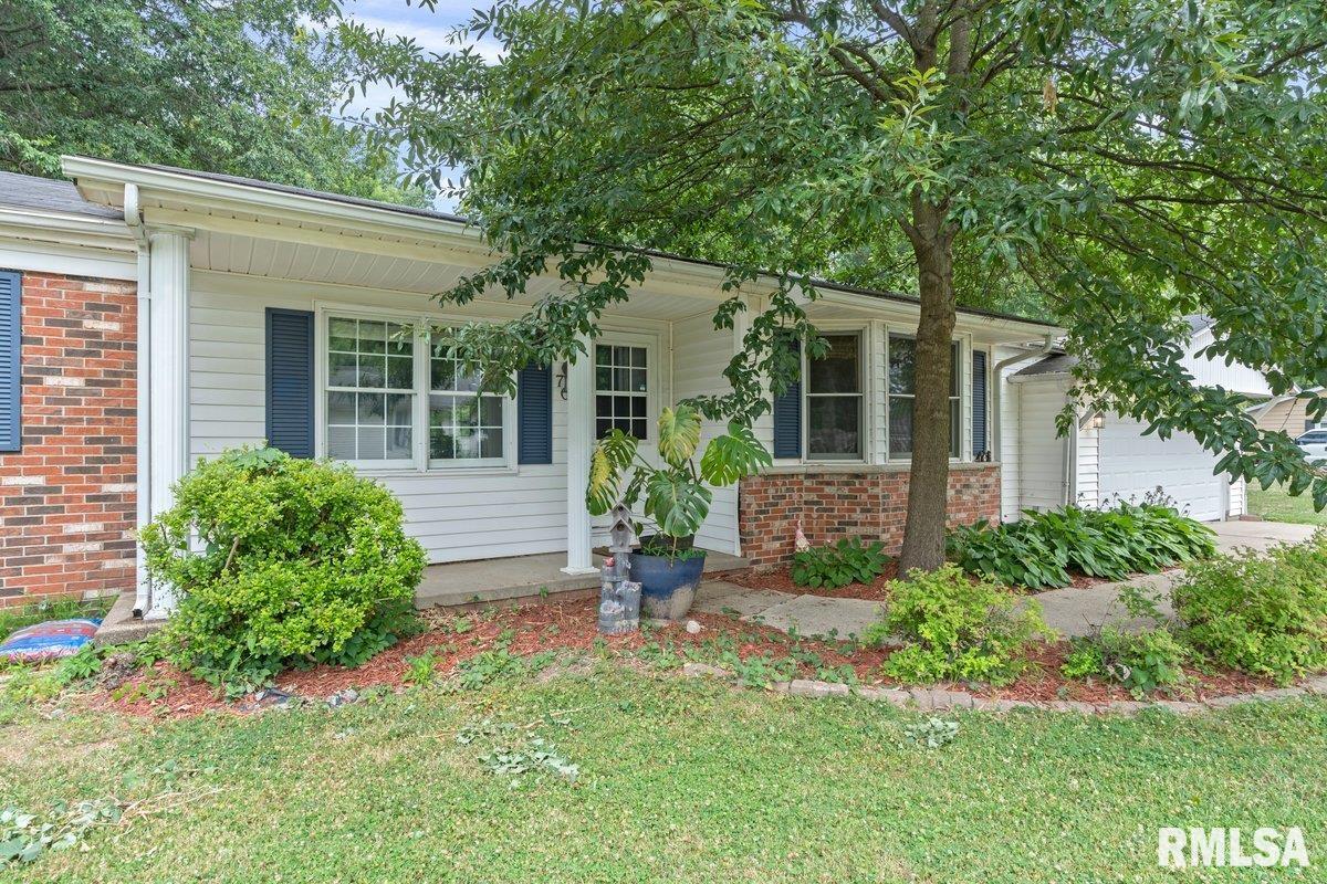 701 Diane Court Springfield, IL 62702 - Photo 2 of 33 Gallery Image 2