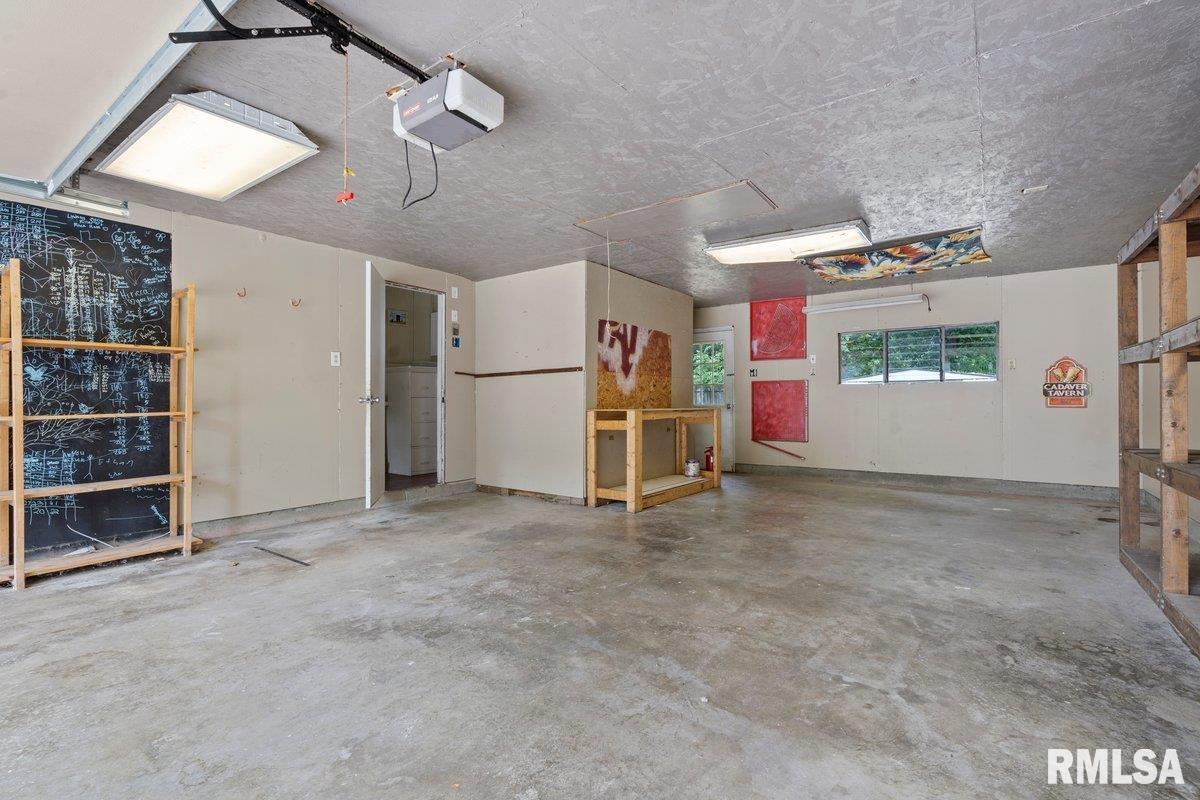 701 Diane Court Springfield, IL 62702 - Photo 26 of 33 Gallery Image 26