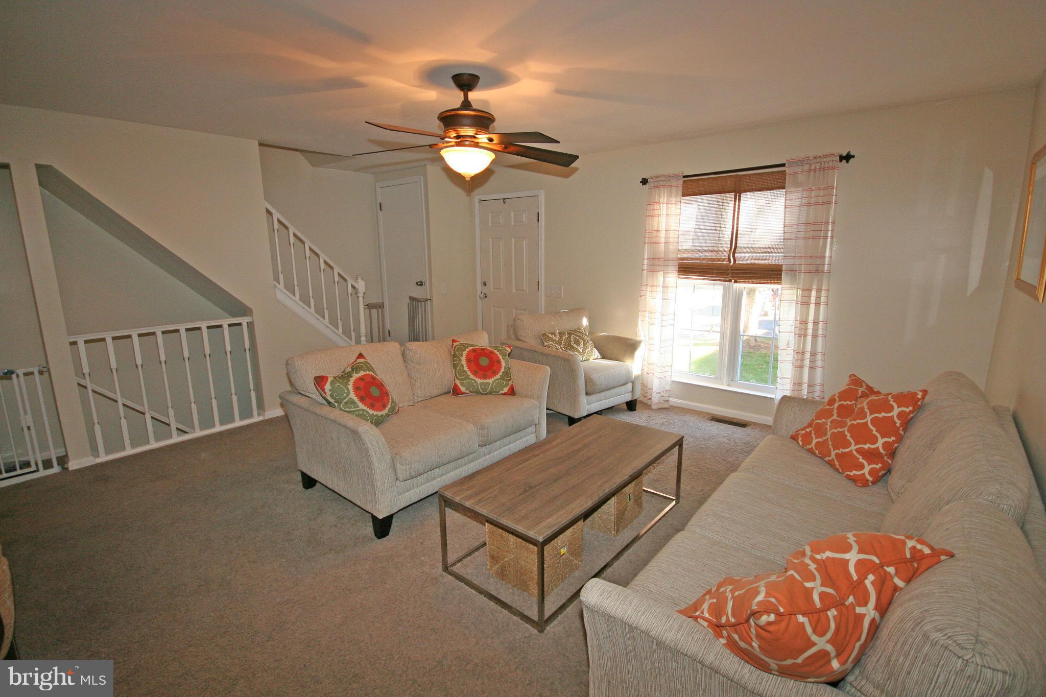 1632 Colonial Way Frederick, MD 21702 - Photo 6 of 28 Living Room