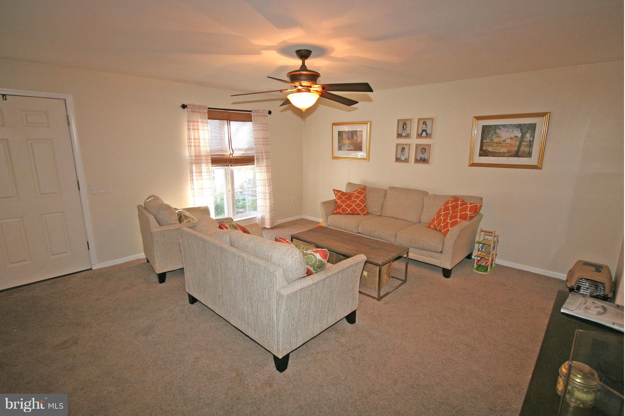 1632 Colonial Way Frederick, MD 21702 - Photo 7 of 28 Living Room